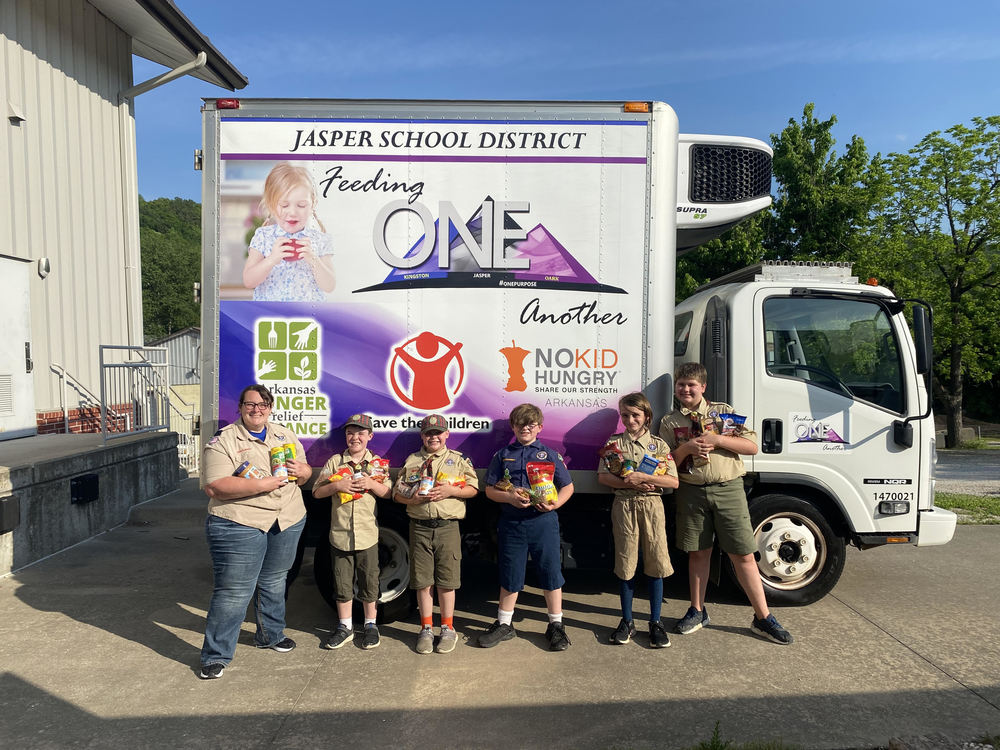 Cub Scouts Donate to Food Pantry